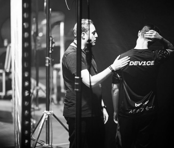 Device опроверг слухи об уходе из команды